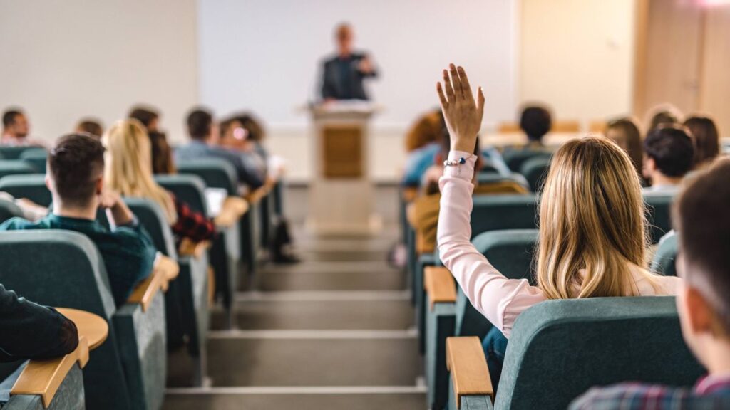 Pourquoi devriez-vous vérifier la santé financière de votre collège