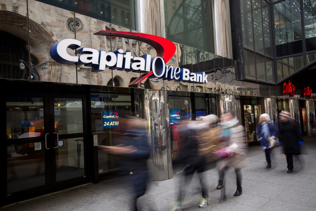 Le règlement de 425 millions de dollars Capital One: découvrez qui est éligible à un paiement et ce qui s'est passé