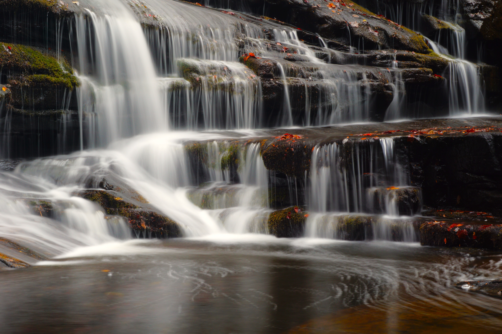 Caractéristique de la cascade à Fall Creek Falls State Park au Tennessee