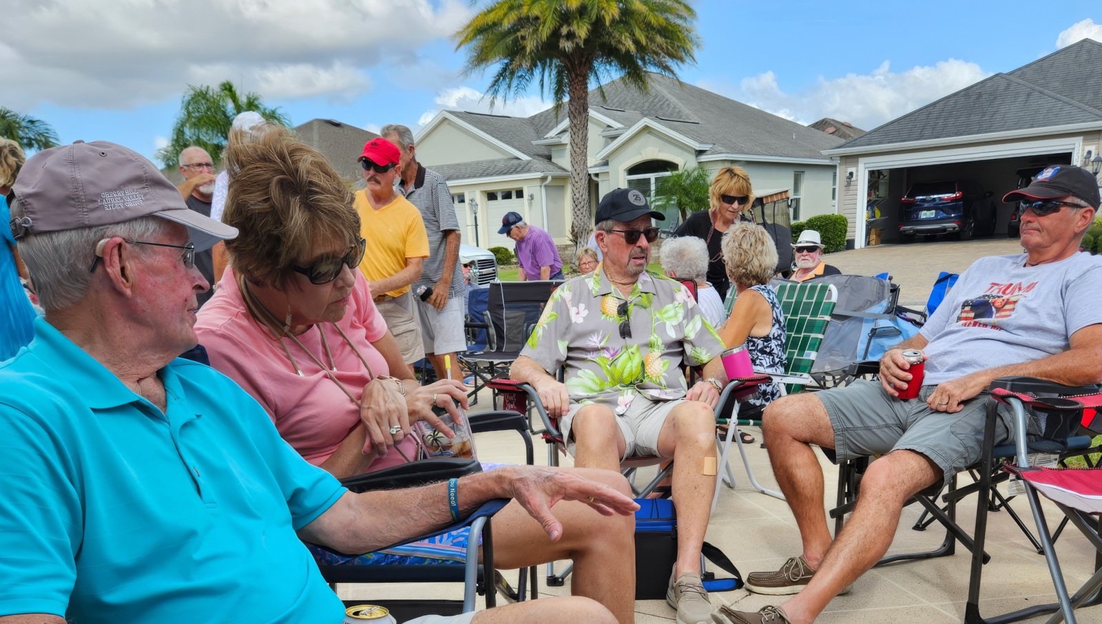 Un rassemblement dans les villages.
