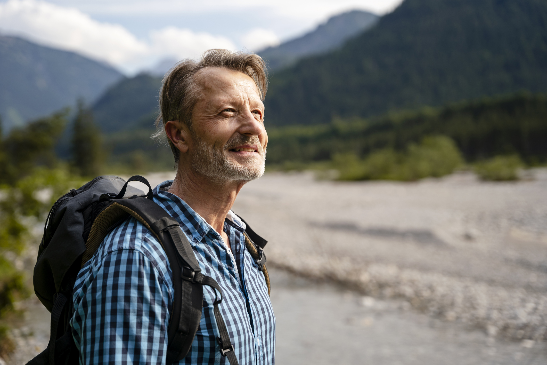 Homme plus âgé, randonnée