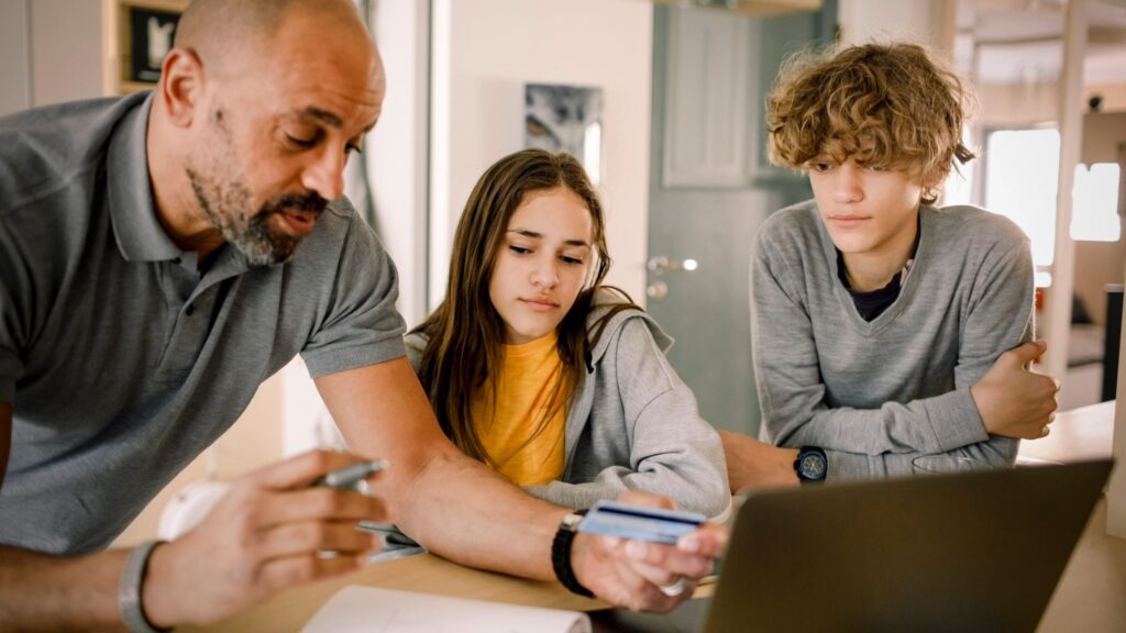 3 façons dont j'enseigne à mes enfants des comportements d'investissement sains