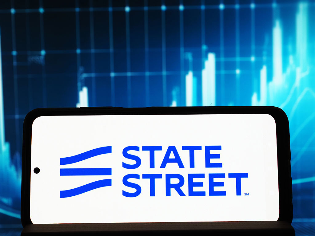 Logo State Street affiché sur un smartphone