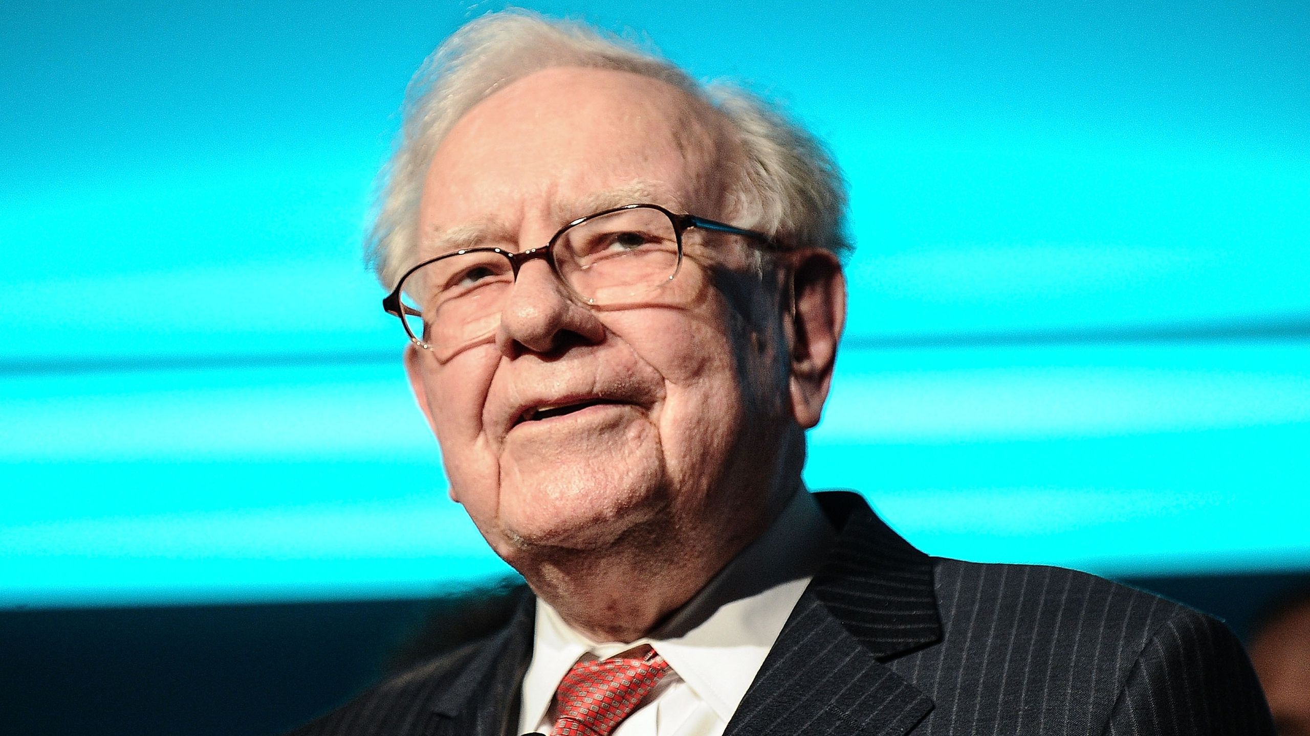 Lorsque vous payez pour des conseils financiers, pensez comme Warren Buffett