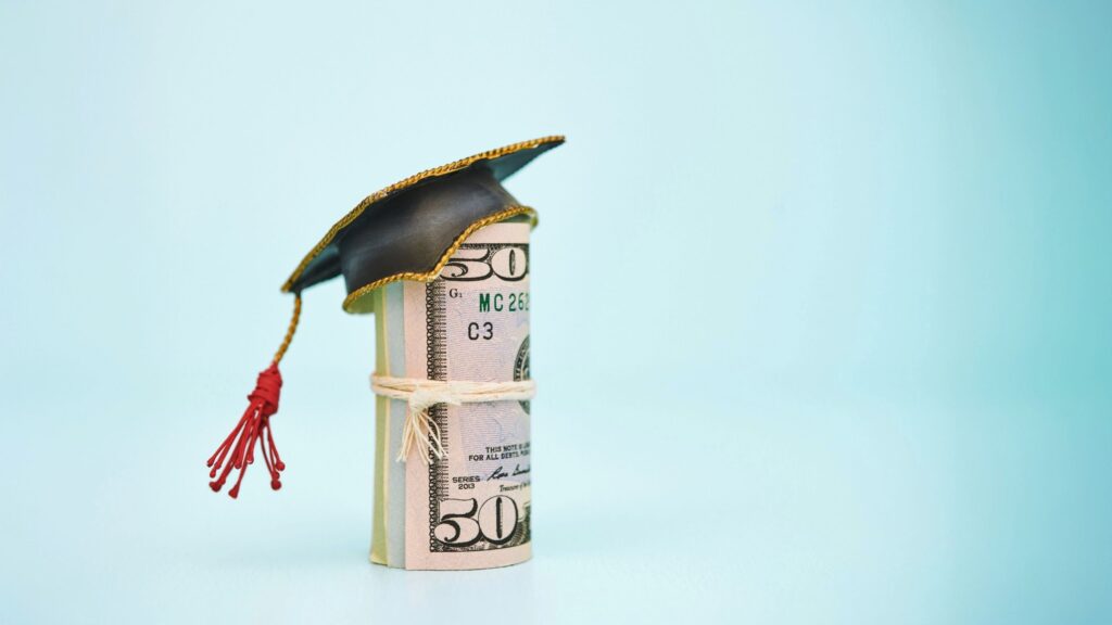 Ce que les hauts revenus manquent en refinançant trop tôt leurs prêts étudiants
