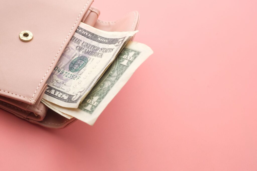 De la taxe rose à la tarification de surveillance : pourquoi vous pourriez payer plus cette année sans le savoir