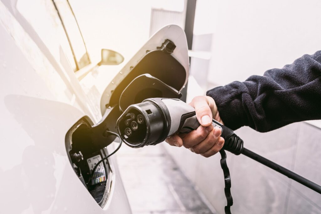 Comment se qualifier pour le crédit d'impôt pour chargeur de véhicule électrique avant son expiration