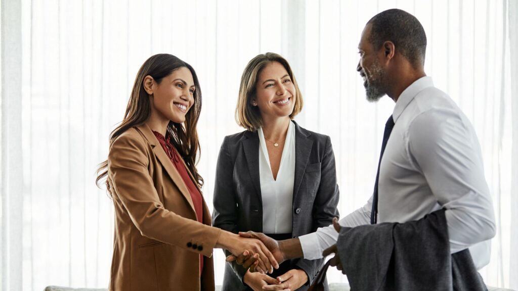 Pour gagner des clients fortunés, envisagez un modèle de conseil dégroupé