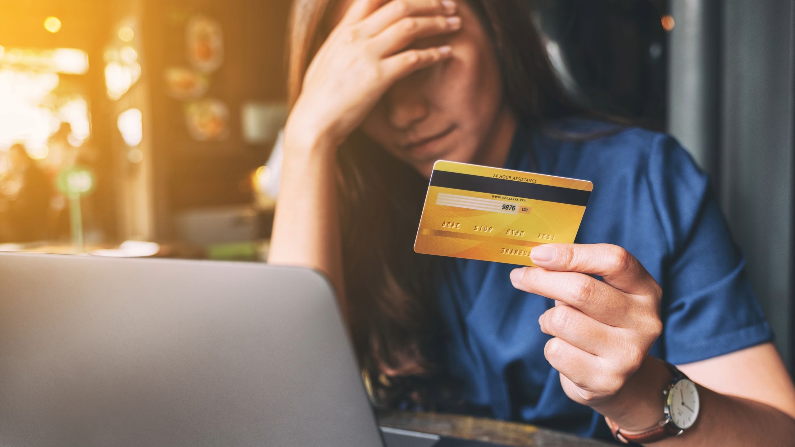 Le plafonnement des taux d’intérêt des cartes de crédit réduirait-il l’endettement des consommateurs ?