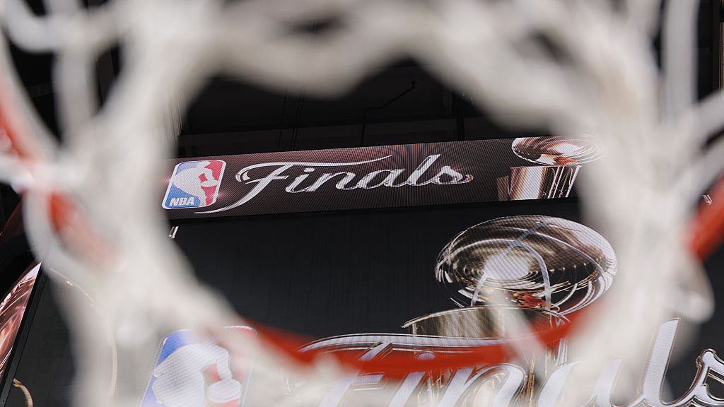 Finales NBA 2026 - Salon de beauté Frost Bank Center