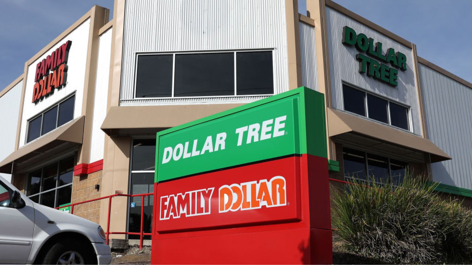 Vitrine Dollar Tree et Family Dollar