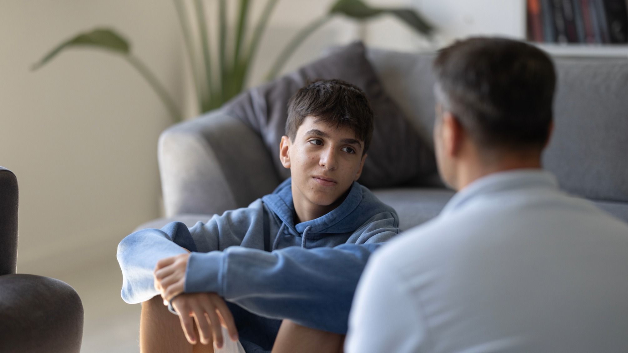 2 discussions difficiles à avoir avec vos enfants avant qu'ils n'aient 18 ans