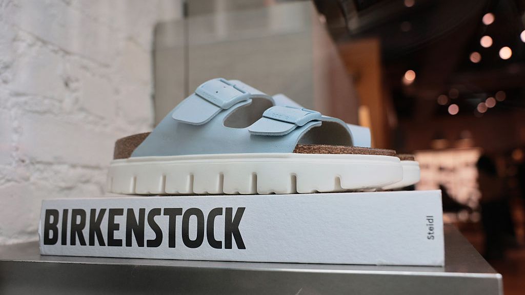 Les produits Birkenstock sont exposés dans le magasin de SoHo
