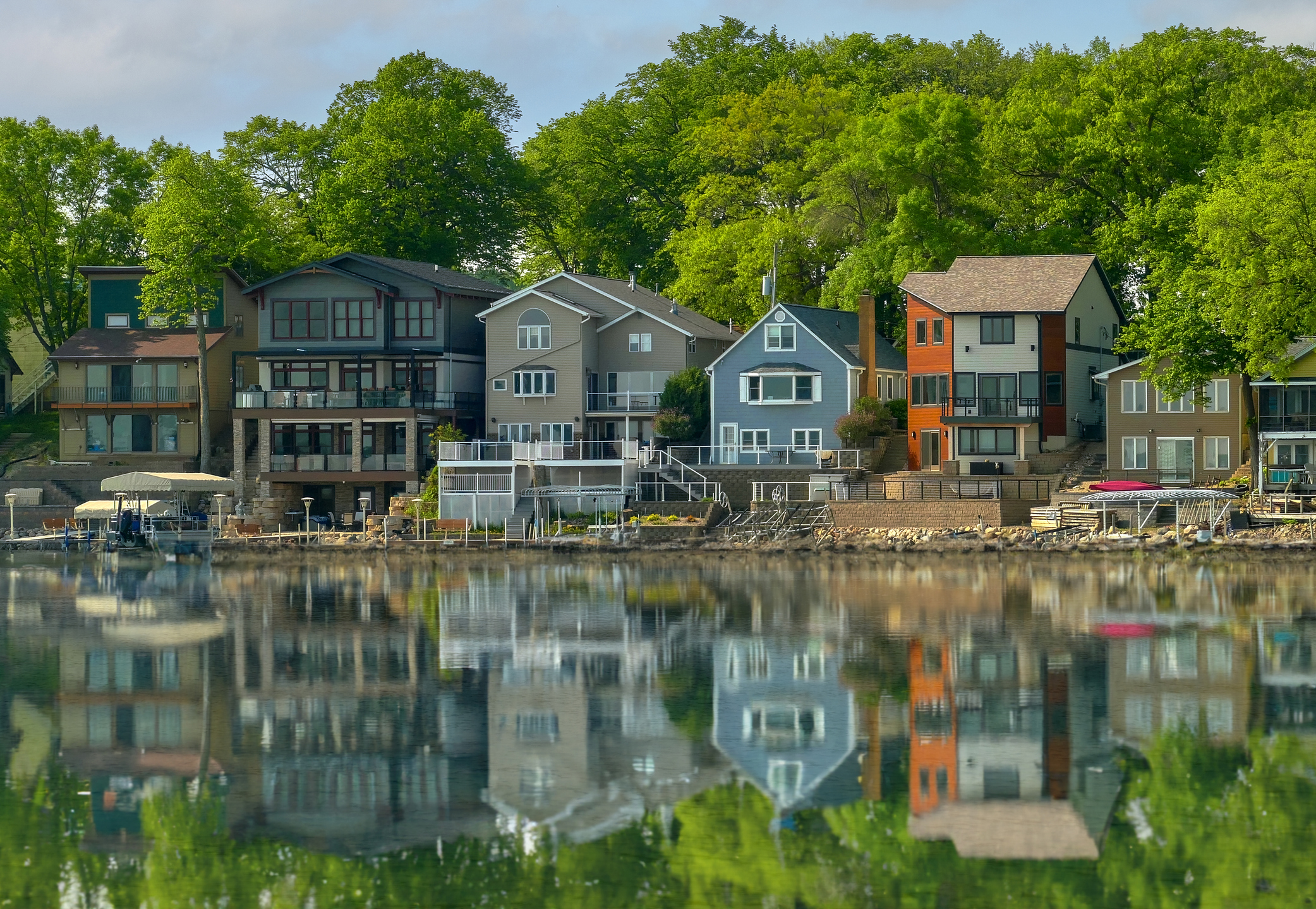 image de maisons à Clear Lake, Iowa, États-Unis