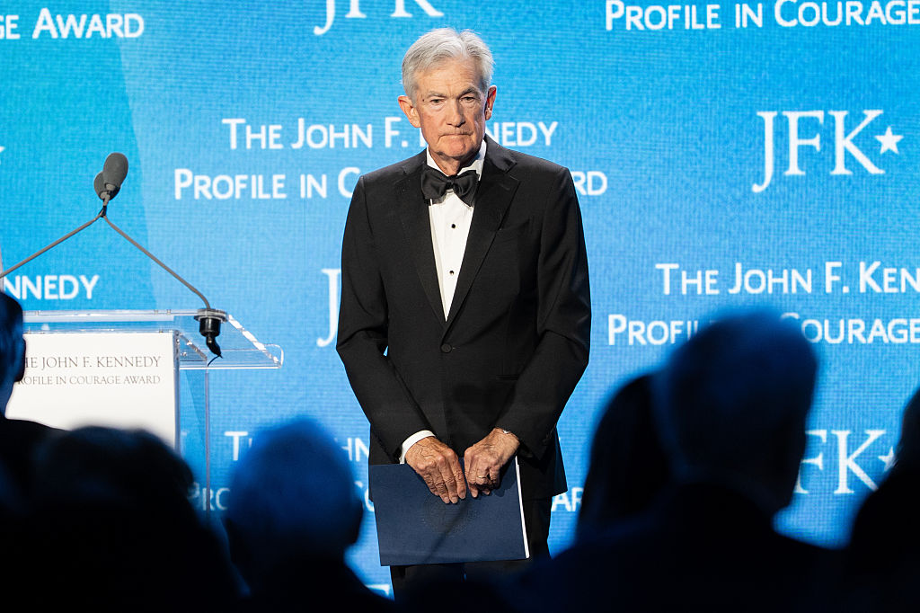 Jerome Powell lors de la cérémonie de remise du prix John F. Kennedy Profile in Courage à la bibliothèque et musée présidentiels John F. Kennedy à Boston, Massachusetts, États-Unis, le dimanche 31 mai 2026.
