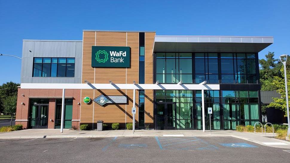 Une banque WaFd à Spokane, Washington, par une journée ensoleillée et claire.