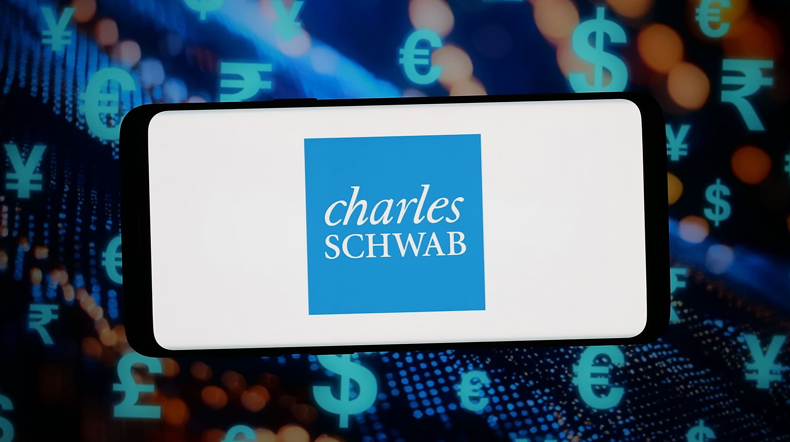 Pourquoi les lecteurs de Kiplinger recommandent Schwab pour les services bancaires par Internet